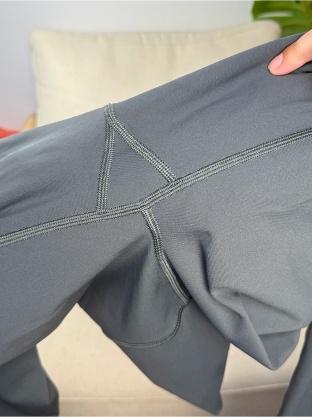 Lululemon Wunder Under Crop (High-Rise) *Full-On Luxtreme 21" Size 6 - Picture 8 of 8